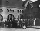 Skioptikonbild med motiv från järnvägsstationen i Goslar.
Bilden har förvarats i kartong märkt: Resan 1907. Gosslar 8. 5. Text på bild: 