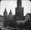 Skioptikonbild med motiv av St. Kilians Kirche, Heilbronn.
Bilden har förvarats i kartong märkt: Resan 1906. Heilbronn 6. Heidelberg 2.