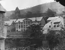 Skioptikonbild med motiv av vy över Oberwesel.
Bilden har förvarats i kartong märkt: Resan 1904. Oberwesel II.