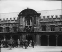 Skioptikonbild med motiv från Oxford. Universitetskyrkan Saint Mary the Virgin?
Bilden har förvarats i kartong märkt: Oxfrod 1906.