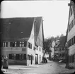 Skioptikonbild med motiv från Dinkelsbühl.
Bilden har förvarats i kartong märkt: Resan 1906. Passau 8. Text på bild: 