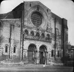 Skioptikonbild med motiv av okänd byggnad i Erfurt.
Bilden har förvarats i kartong märkt: Höstresan 1907. Toulouse 7.No 17 XIII.