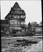 Skioptikonbild med motiv Alte Hofhaltung, gamla domstolen i Bamberg.
Bilden har förvarats i kartong märkt: Resan 1906. Bamberg 8.. Text på bild: 