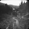 Skioptikonbild med motiv av vattendrag, Granada
Bilden har förvarats i kartong märkt: Höstresan 1910. Granada 9. N: 29. Text på bild: 