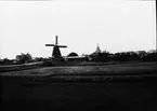 Skioptikonbild med motiv av vy över Stralsund.
Bilden har förvarats i kartong märkt: Vårresan 1910. Rothenburg 4. Stralsund 2.