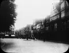 Skioptikonbild med motiv från Celle. Fotografiet är taget vid Stadtkirche, längs vägen Stechbahn mot Zöllnerstrasse.

Bilden har förvarats i kartong märkt: Vårresan 1909. Celle 4. Braunschweig 5. II.