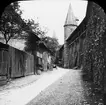 Skioptikonbild med motiv av vaktgång på stadsmuren, Rothenburg.
Bilden har förvarats i kartong märkt: Vårresan 1910. Rothenburg. XXII. Text på bild: 