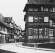 Skioptikonbild med motiv från Hildesheim.
Bilden har förvarats i kartong märkt: Vårresan 1909. Hildesheim 9. VI. Text på bild: 