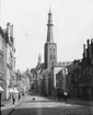 Skioptikonbild med motiv feån Lübeck med St.Marien-Kirche.
Bilden har förvarats i kartong märkt: Lübeck 1901.