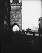 Skioptikonbild med motiv Turm Altstadt, torn vid Gamla Stan vid Karlsbron, Prag.
Bilden har förvarats i kartong märkt: Höstresan 1909. Prag 8. No:3. Text på bild: 