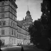 Skioptikonbild med motiv av slottet Johannisburg i Aschaffenburg
Bilden har förvarats i kartong märkt: Resan 1908. Aschaffenburg 7. XXVIII.