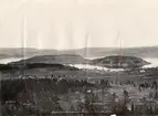 Panorama över Ångermanälven och dess sågverk. Lugnvik - Svanö - Hallsta - Strömnäs.