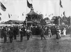 Industri- och Lantbruksutställninegn i Karlstad 1903. Utställningen öppnas av kronprinsen, Gustaf VI Adolf. Bild från tidskriften Hemmets bildmaterial.