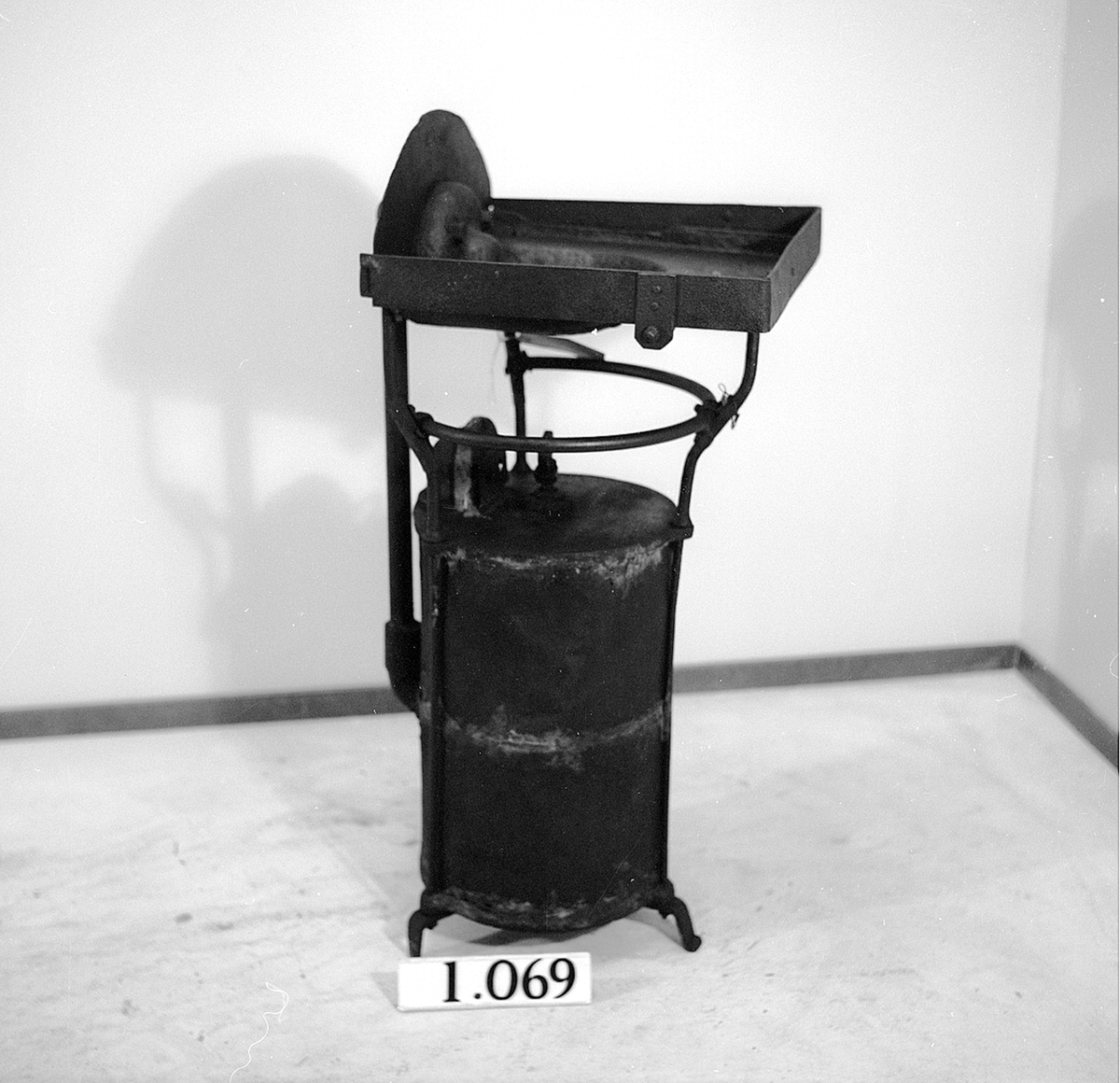 Fältässja från Gysinge. Djup: 550 mm.