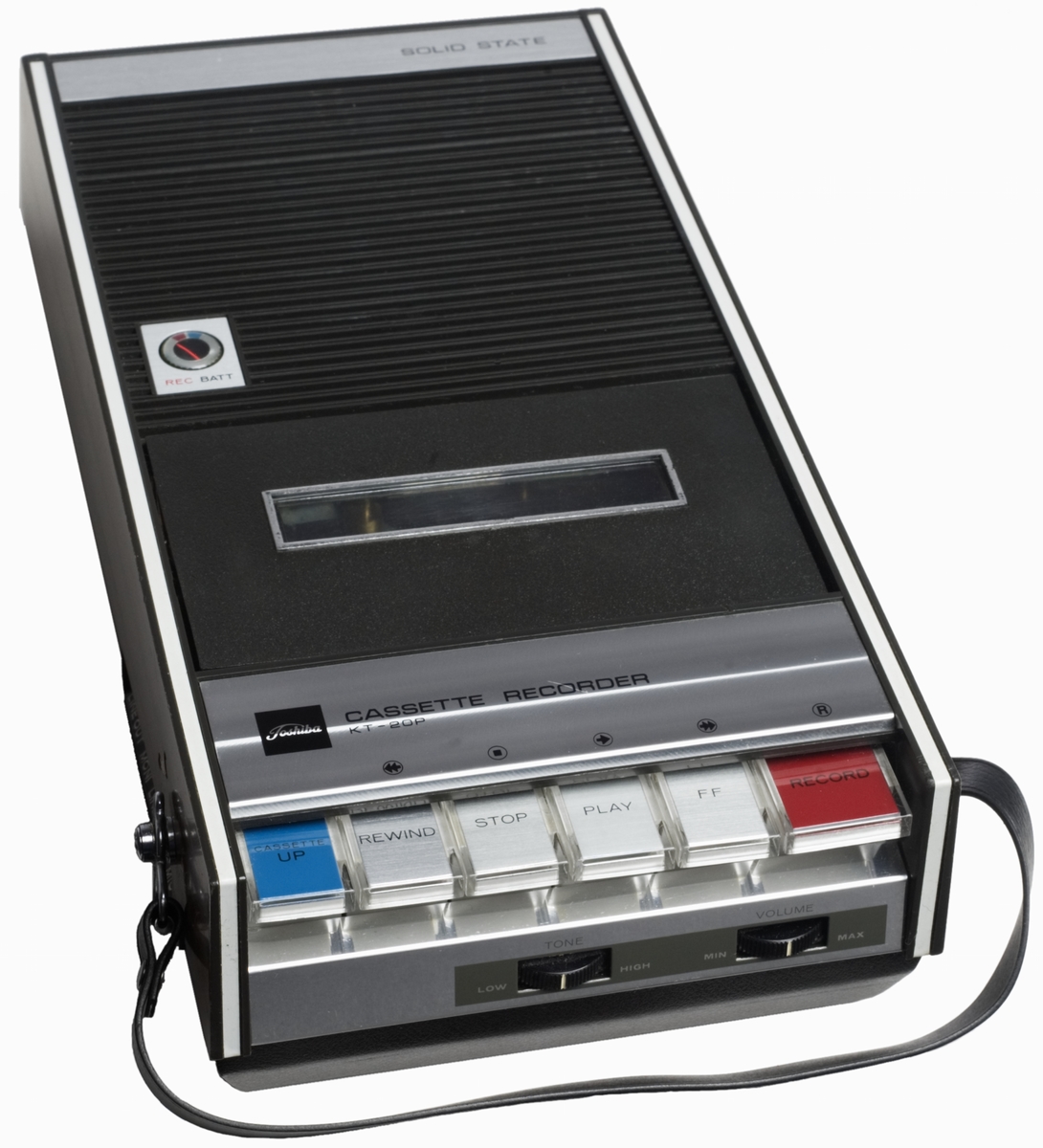 Kassettbandspelare, Monospelare. 220V eller 4 x 1,5V batteri. Märkt "Solid State".
Tillbehör: Sladd, mikrofon och fodral.