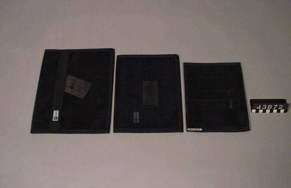 En nätväska som placeras inuti den vanliga (hand)väskan vilket underlättar när man vill byta väska.