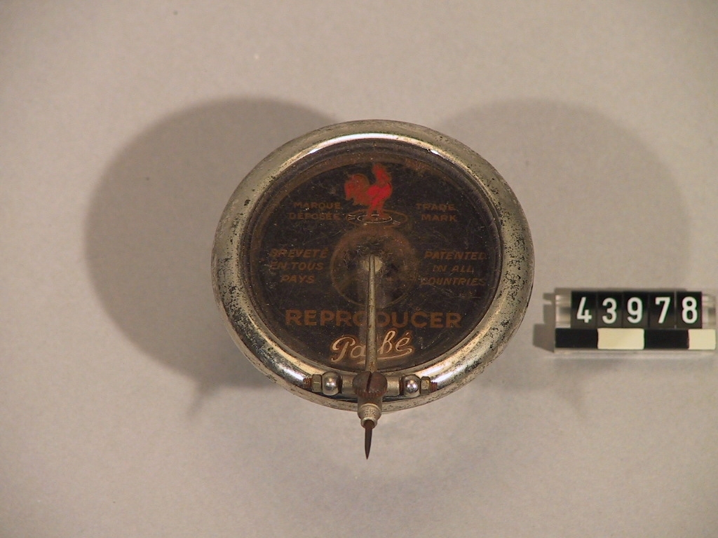 Pickup till grammofon, komplett. Text: Trade Mark. Patented in all countries. Reproducer Pathé.