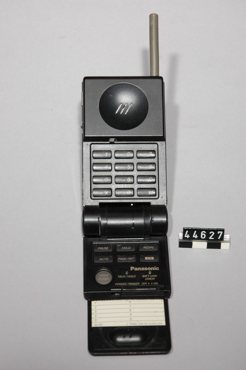 Trådlös telefonapparat, avsedd att användas med basenhet. Vikbar modell.