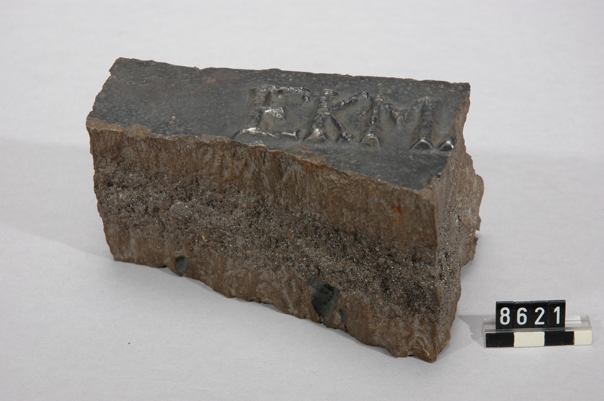 Prov på vitt tackjärn av bästa sort. a-at-1-.