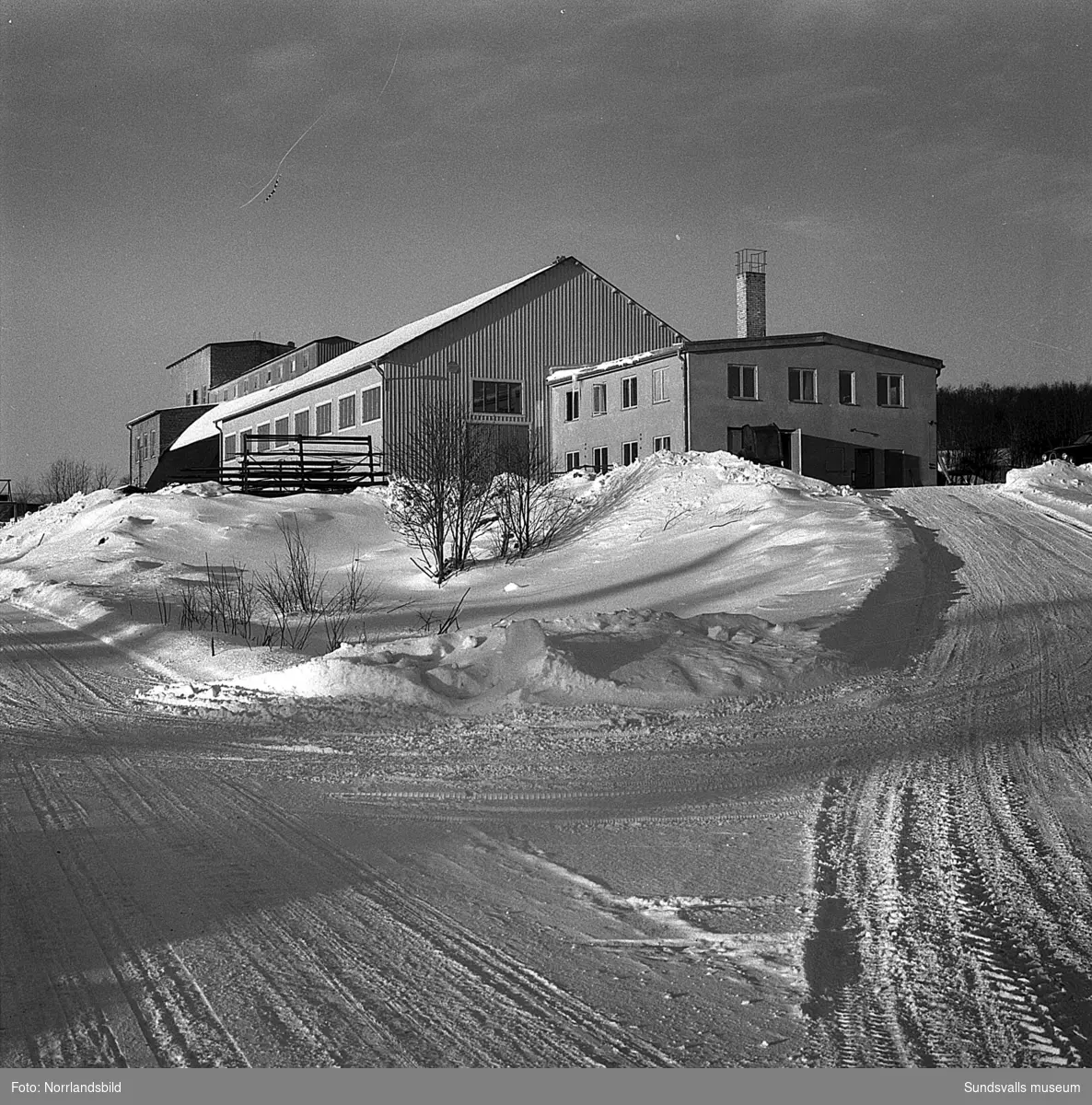 Alnö Mekaniska Verkstad, exteriör och interiör.