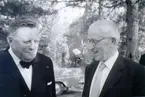 Landsantikvarie Gunnar Ullenius och Einar Magnusson, fornminnesföreningen.