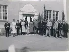 Samfundet för hembygdsvård. Utflykt 1931 framför Skaraborgs läns folkhögskola, Axvall.