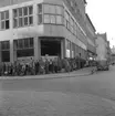 Biljettkö utanför Örebro Kuriren.
21 augusti 1955