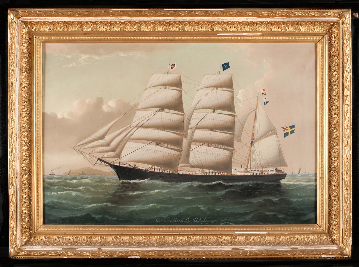 Oljemålning på duk i kilram. Barkskepp, "Gevalia af Gefle. Captn. G. A. Sjöström 1890"". Fartyget ligger för styrbords halsar, förande alla segel. På förtoppen unionsgös, på stortoppen blå flagga med ett vitt P (rederivimpel: S. F. Pousette), samt på mesantoppen namnsignal (HLSD). Under gaffeln svensk flagga med unionsmärke. Svart skrov.
Stävornament