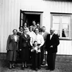 Alice och Gerhard Svantesson med familj. Gertrud och Gunnar Emanuelsson.