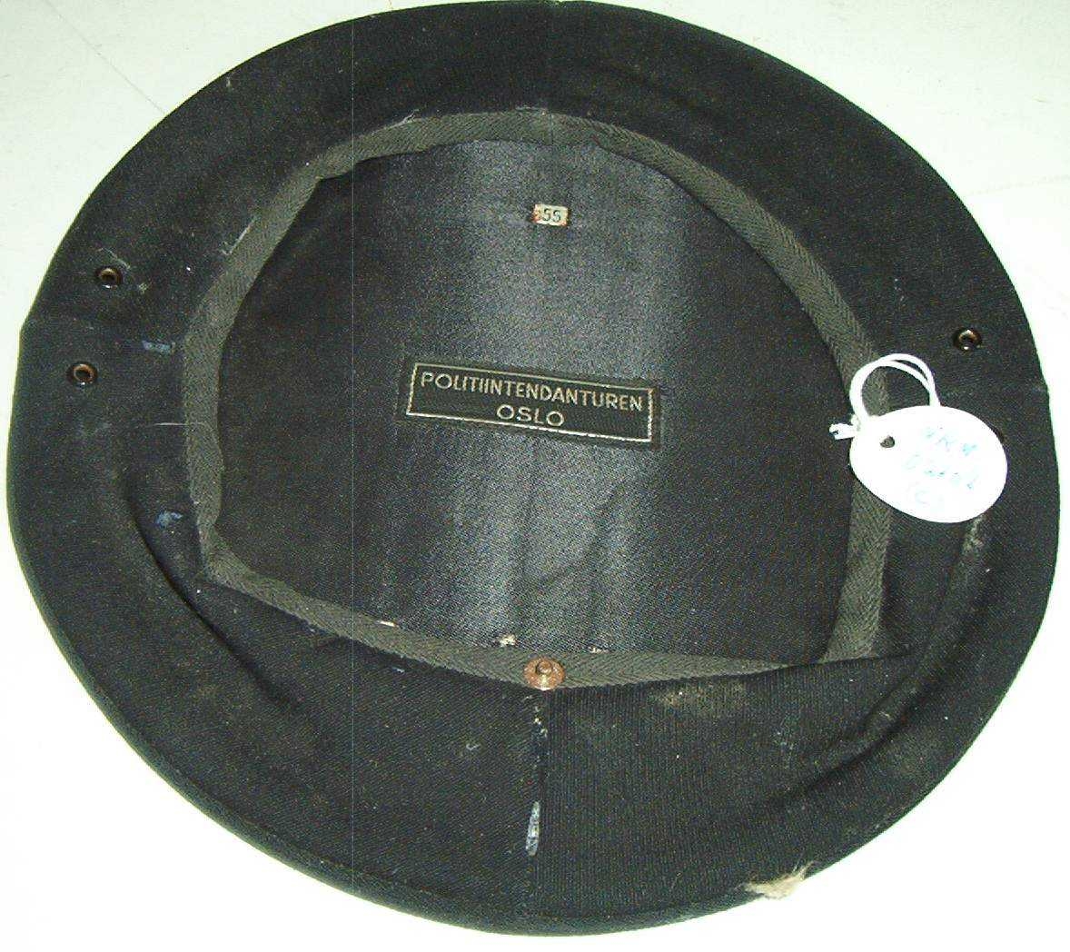 Politilue modell 1953. Luesnor med knapper mangler.