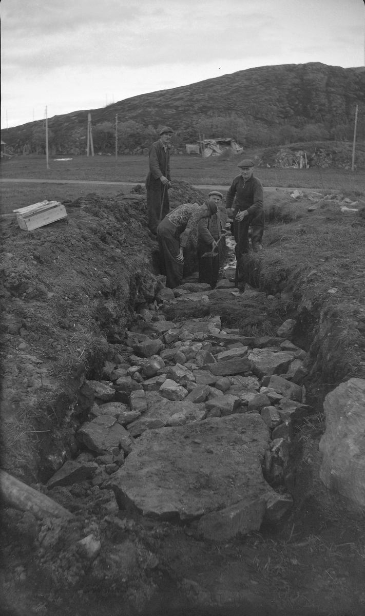 Einar Leth Olsen og hans eiendom med oljekilder på Oksvoll i Fosna