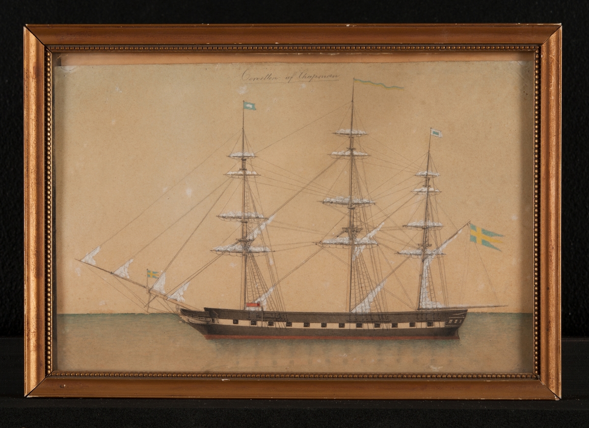 3-mastad korvett,  seglen beslagna, förande gös och flagg under gaffeln, nya svenska flaggan.
Eventuellt är en de blå-vita flaggorna Sjömannasällskapet i Stockholms (1835-1840) flagga.