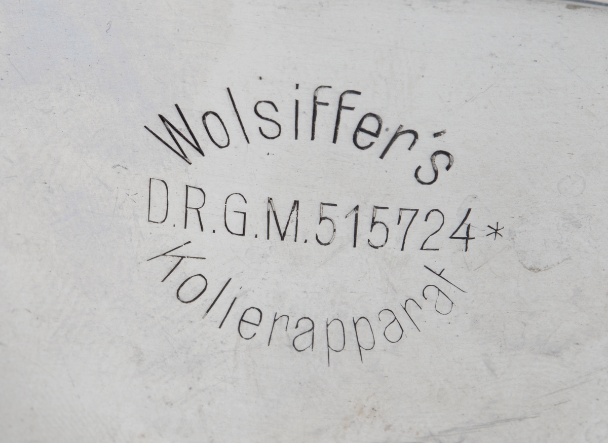 Lite kolerapparat til siling av små mengder planteuttrekk.