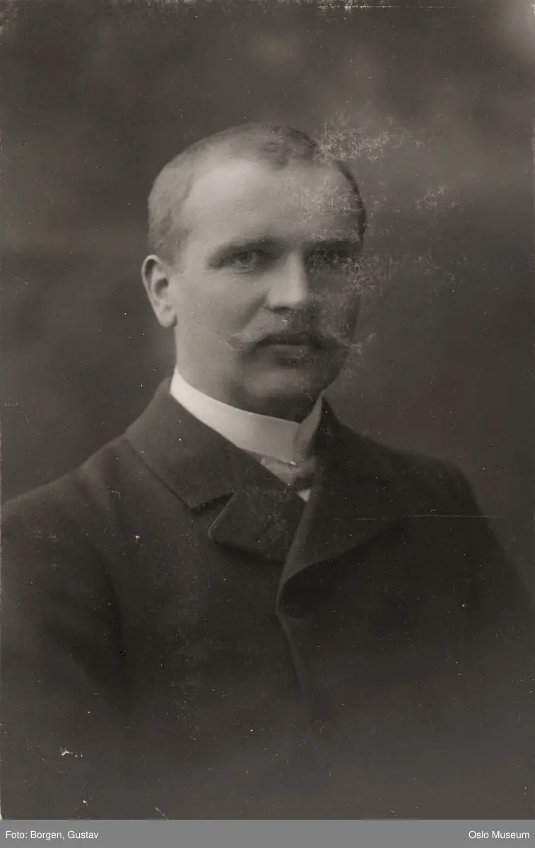 portrett, mann, brukseier, brystbilde