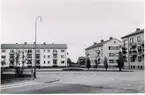 S:t Sigfridsplatsen. Innan fontänen kom dit. Foto från Tåstorpsgatan. Från vänster S:t Sigfridsplatsen 1, Wetterlinsgatan 1 och Wetterlinsgatan 2.