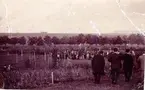 Dansbanan vid 1898 års fest i Planteringsförbundet. De tre i förgrunden är från vänster: handl. Gustaf Andersson, handl. N. Ekman, direktör Adolf Elliot.