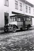 Trafikbussen Falköping - Skara över st. Bjurum. Omkr. 1925.