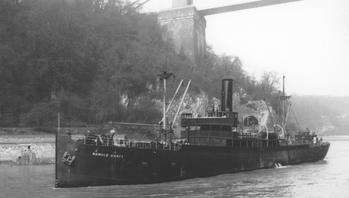 Ägare:/1925-61/: Ångfartygs AB Adolf. Hemort: Göteborg