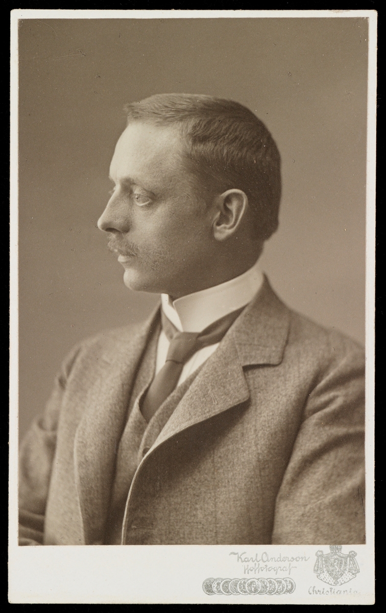 Portrett av Dr. Theodor Christian Brun Frölich.