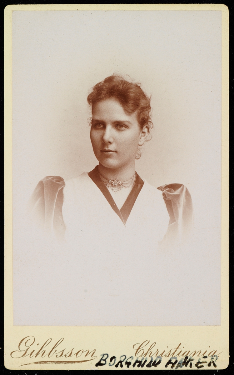 Portrett av Borghild Anker.