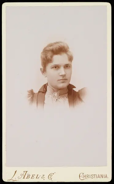 Portrett av ukjent kvinne.