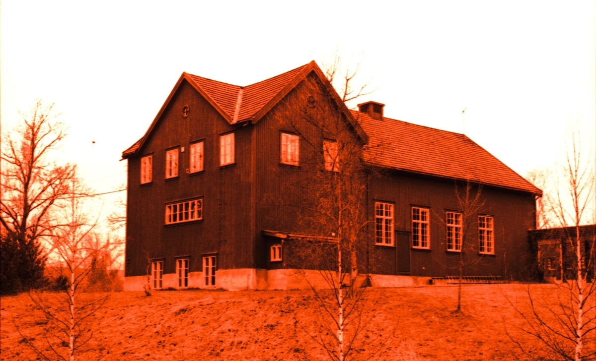 Folkets hus var spelemannslaget sitt faste øvingslokale dei første åra. Bygningen som var eigd av arbeidarrørsla i Bø, hadde både storsal og veslesal. Fleire kappleikar blei også avhaldne her. Bildet er frå 1980-talet, da bygningen blei brukt av Telemark distrikshøgskole.