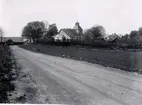 Junkragården och kyrkan. Boplatsundersökning 27/8 1935.
