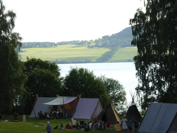 Vikingleir med Osebergteøt