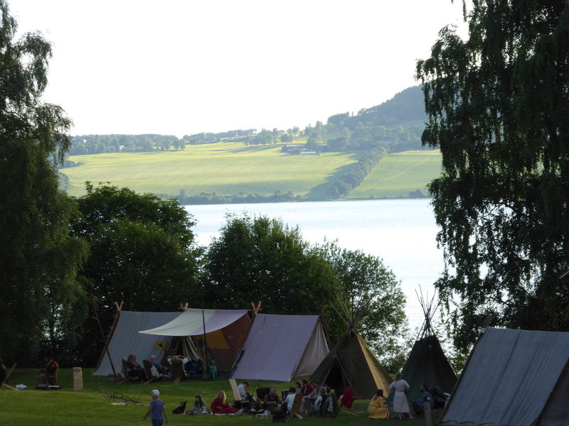Vikingleir med Osebergteøt