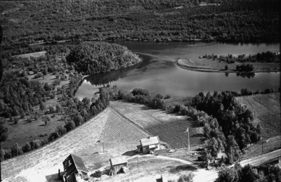 Flyfoto: Jevninggårdene, Kildal i Bardu 1959