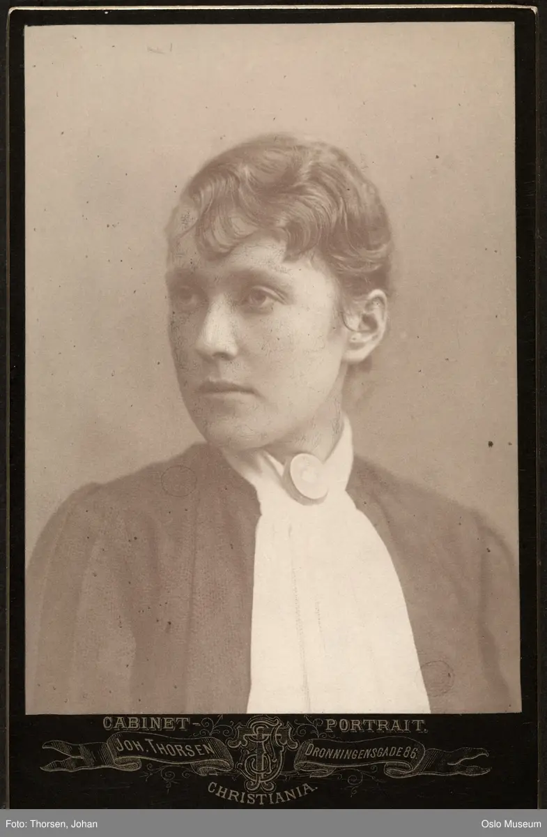 portrett, kvinne, skuespillerinne, brystbilde, halvprofil