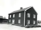 Gamla sockenstugan i Målilla intill kyrkan.