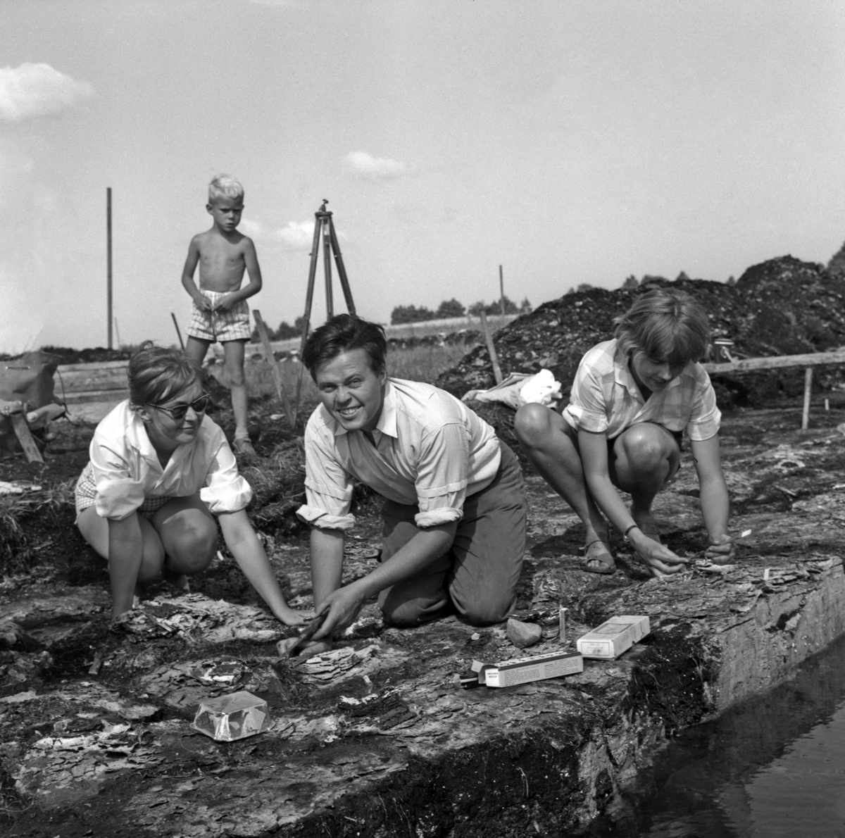 Margareta Beskow och Ulf Erik Hagberg vid Skedemosse.