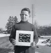 Bengt med sex stycken guldringar 20/3 1960.
6 ormhuvudringar, mossfynd, från romersk järnålder - folkvandringstid, funna av Ulf Erik Hagberg 1960.